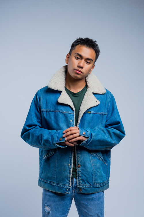 Suara Merdu Hakim Hay dan Hello Cinta: Lagu Cinta yang Menyentuh Hati Remaja Pada Tahun 2024.