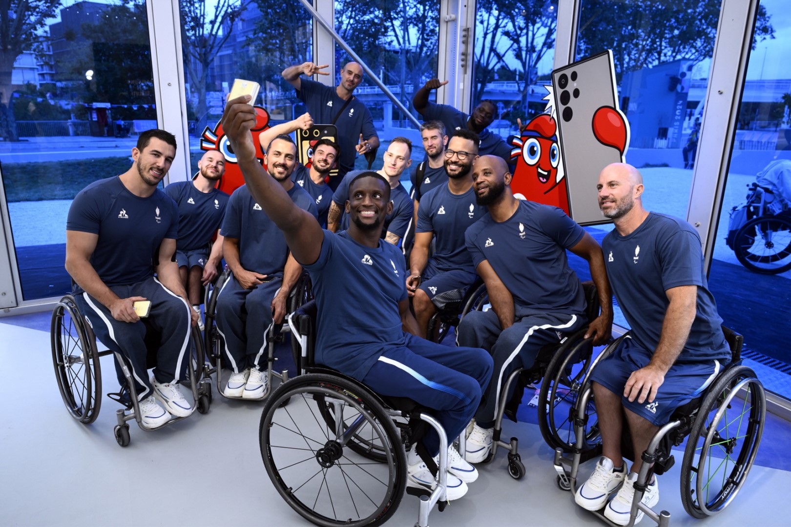 Samsung Transforms Paris 2024 Paralympics with Galaxy Z Flip6 and Dynamic Fan Experiences