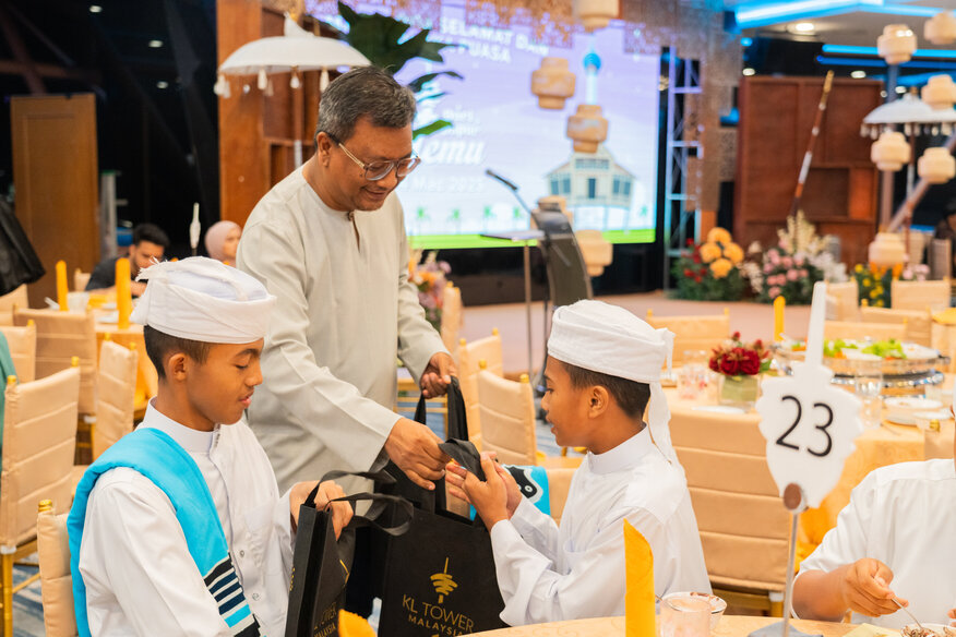 Majlis Berbuka Puasa Menyemai Kasih: Menara Kuala Lumpur Sdn. Bhd. Raikan Awal Ramadan Bersama Pelajar Maahad Tahfiz Bustanul Quran