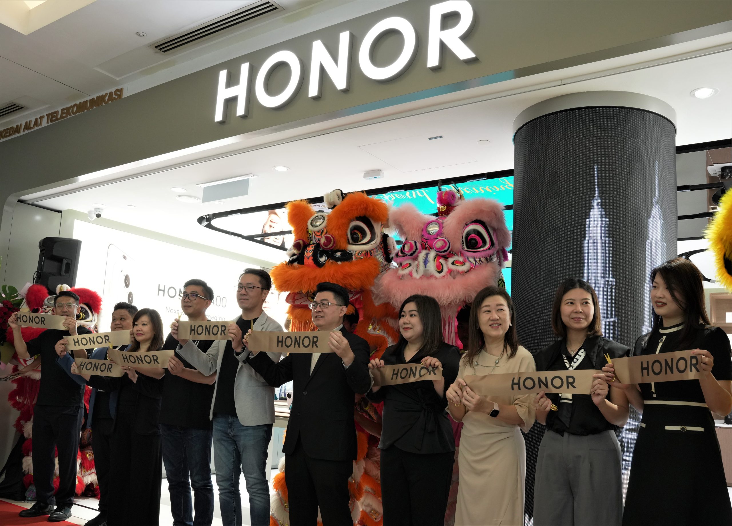 HONOR Rasmikan Kedai Ke-100 di KLCC, Tanda 4 Tahun Inovasi dan Kepercayaan Rakyat Malaysia