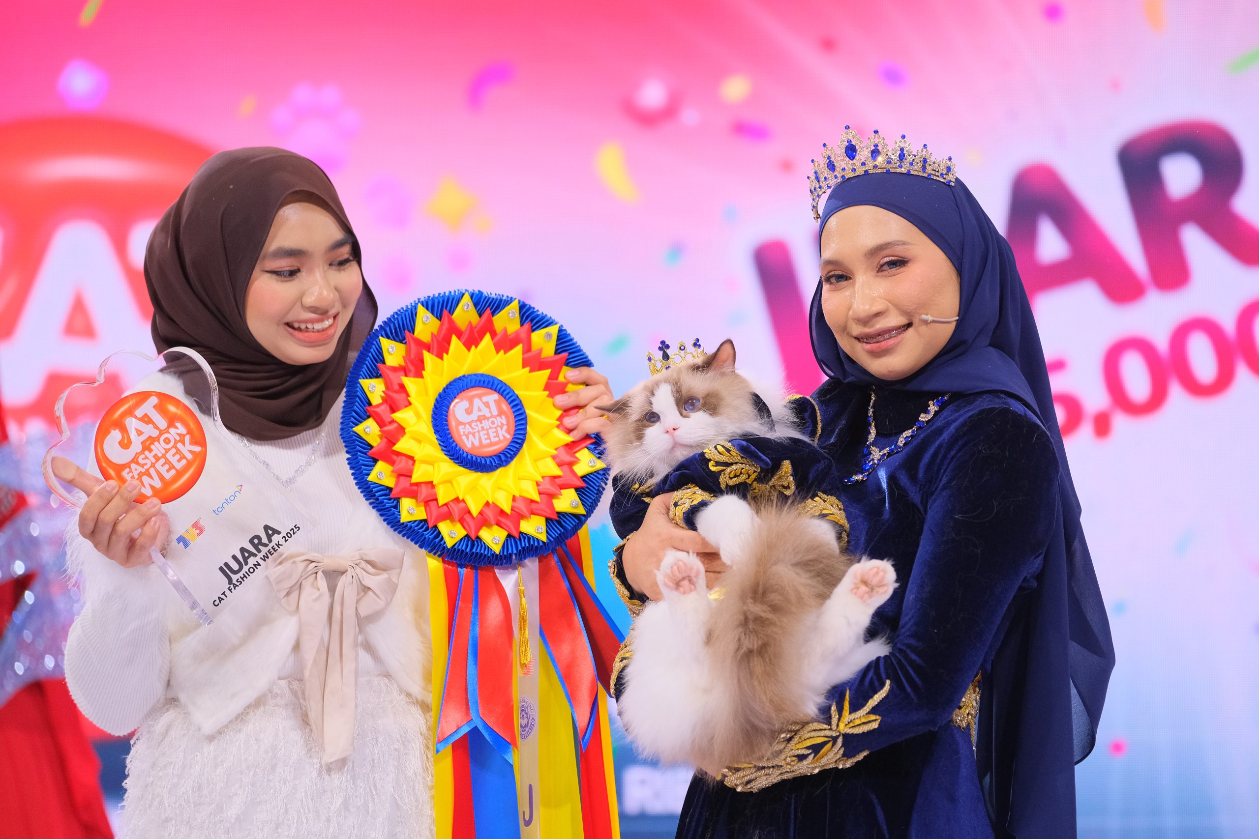 King Evian Rangkul Gelaran Juara Super ‘Meow-del’ Malaysia di Cat Fashion Week TV3