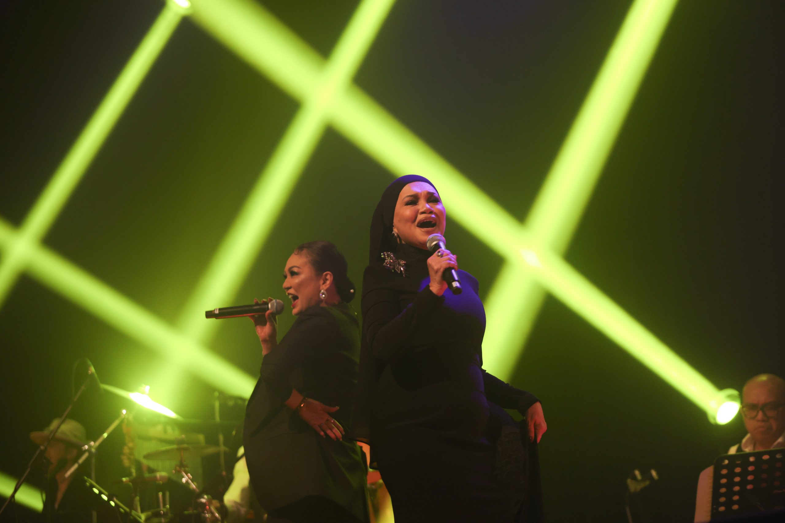 “Malam Gelombang Bahagiaku” – Atilia & Salamiah Hadiahkan Malam Penuh Nostalgia