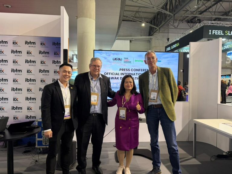 From left: Jason Tan Chin Foo (Deputy CEO, BESarawak), Gary Grimmer (Executive Director, GainingEdge), Amelia Roziman (CEO, BESarawak), and James Latham (Founder, The Iceberg).