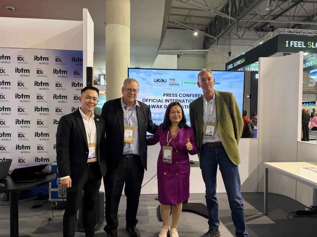 From left: Jason Tan Chin Foo (Deputy CEO, BESarawak), Gary Grimmer (Executive Director, GainingEdge), Amelia Roziman (CEO, BESarawak), and James Latham (Founder, The Iceberg).