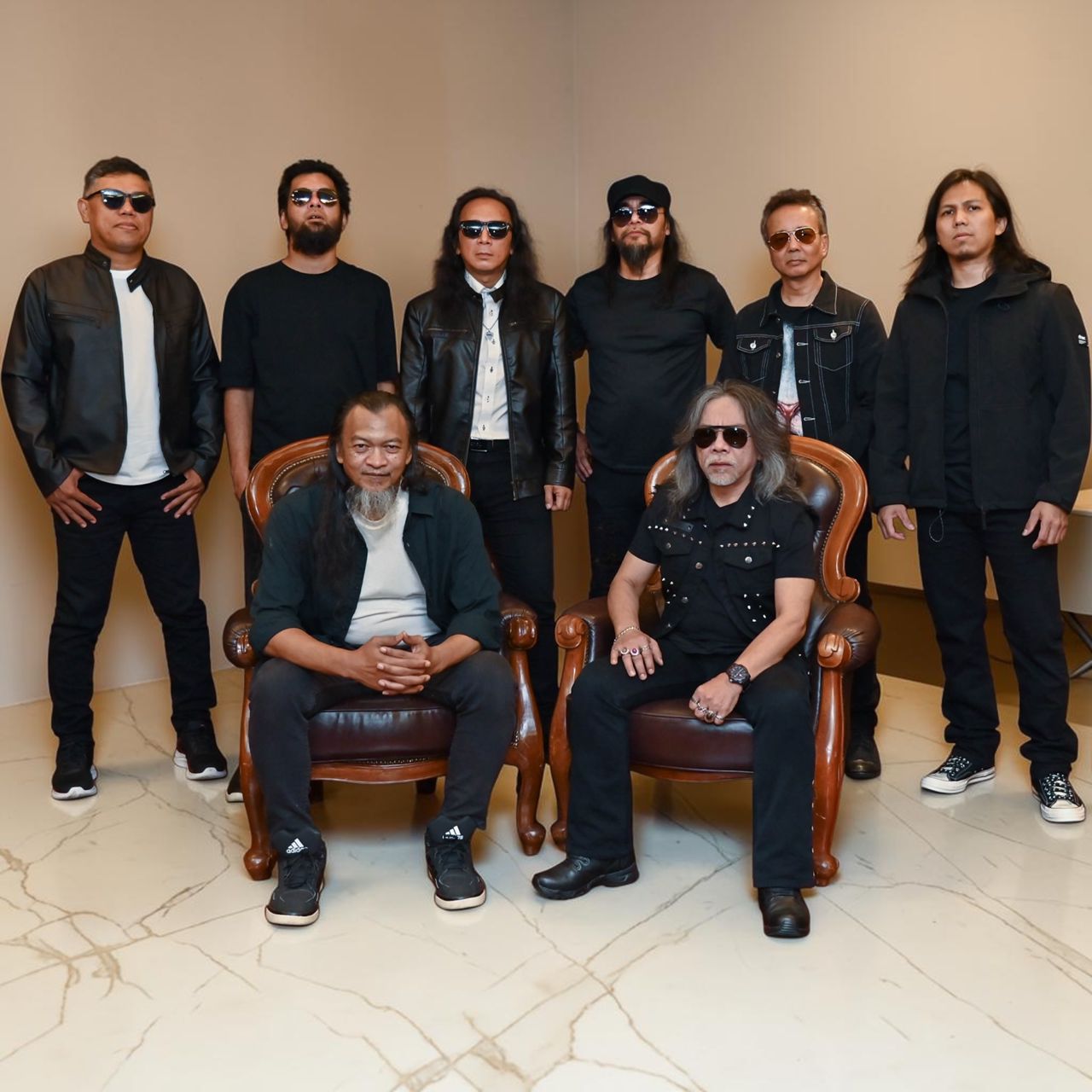 Gegaran Dua Legenda Metal: Cromok & Barbarik Bersatu di Konsert Black On White Jun Ini