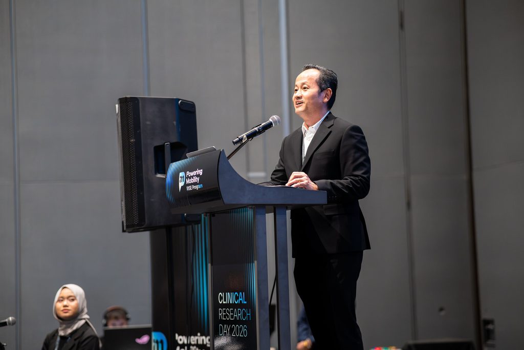 Speaker presenting during the BREGO Clinical Research Day 2026 session
